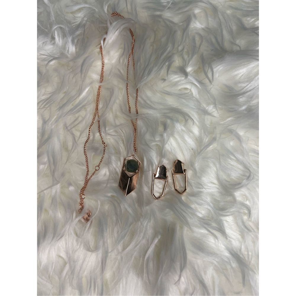 NWOT Rose Gold colored pendant necklace with green stone with matching earrings